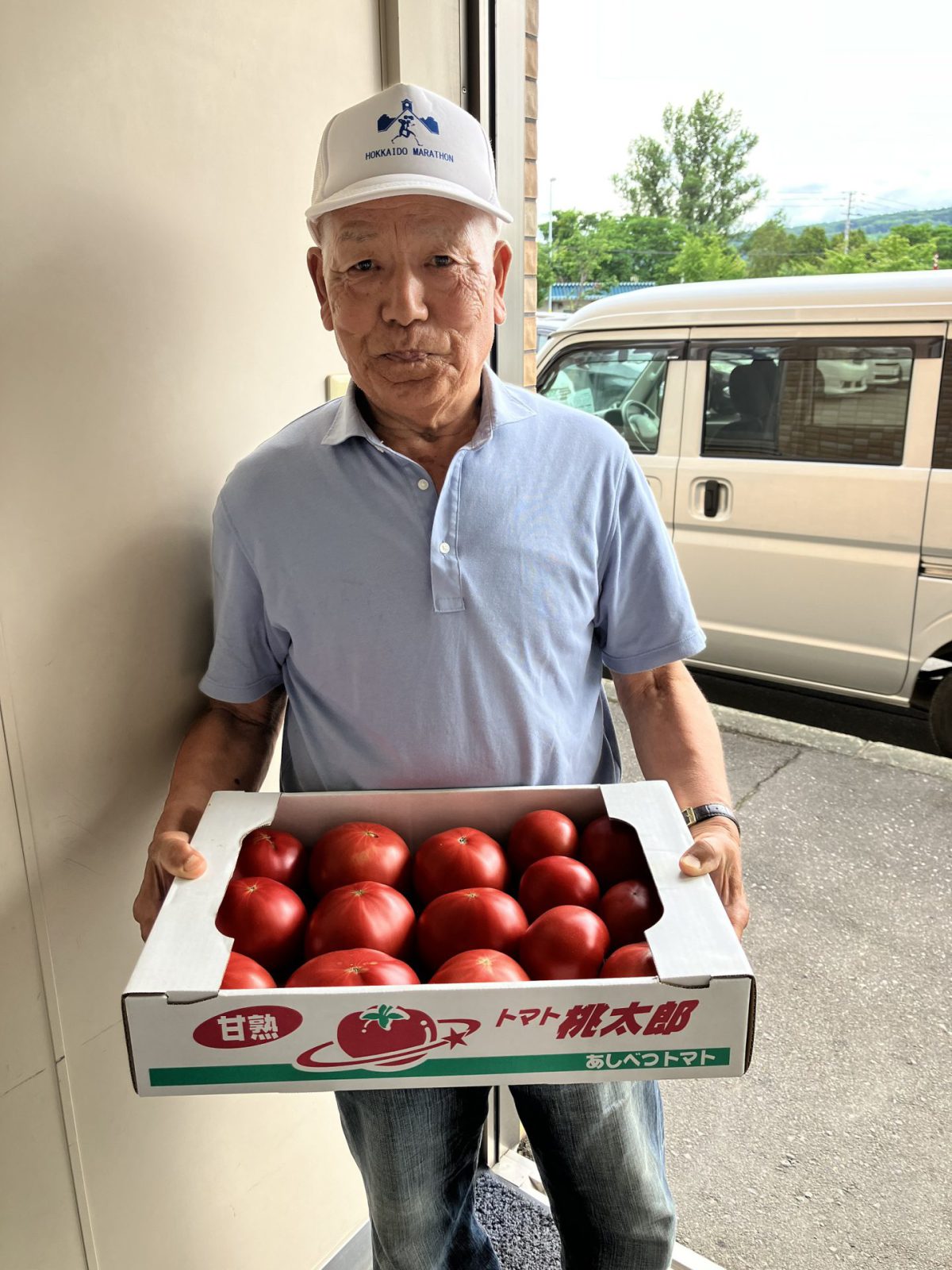 西本様よりトマトを頂きました☺