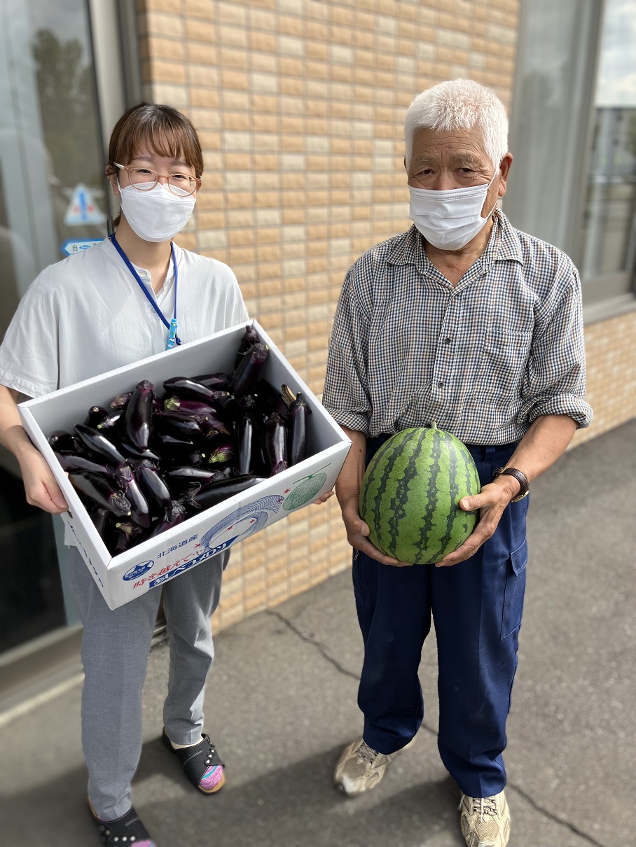 西本様から茄子・スイカを頂きました！