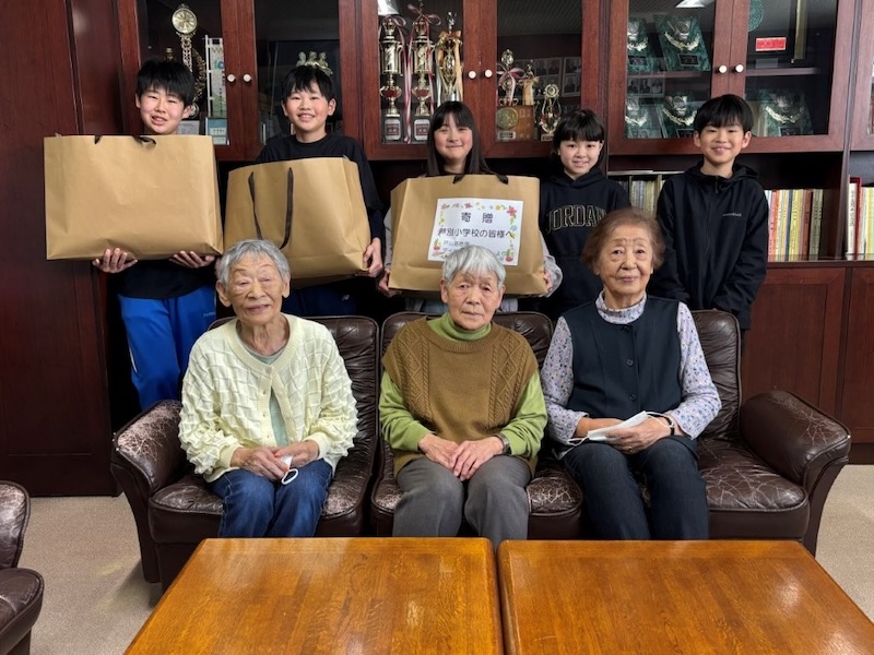 芦別小学校へ雑巾の寄付